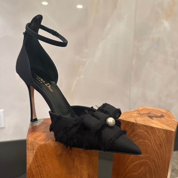 Christian Dior - ADIORABLE PUMPS W/ ANKLE STRAP (RARE FIND!) - Picture 8 of 10
